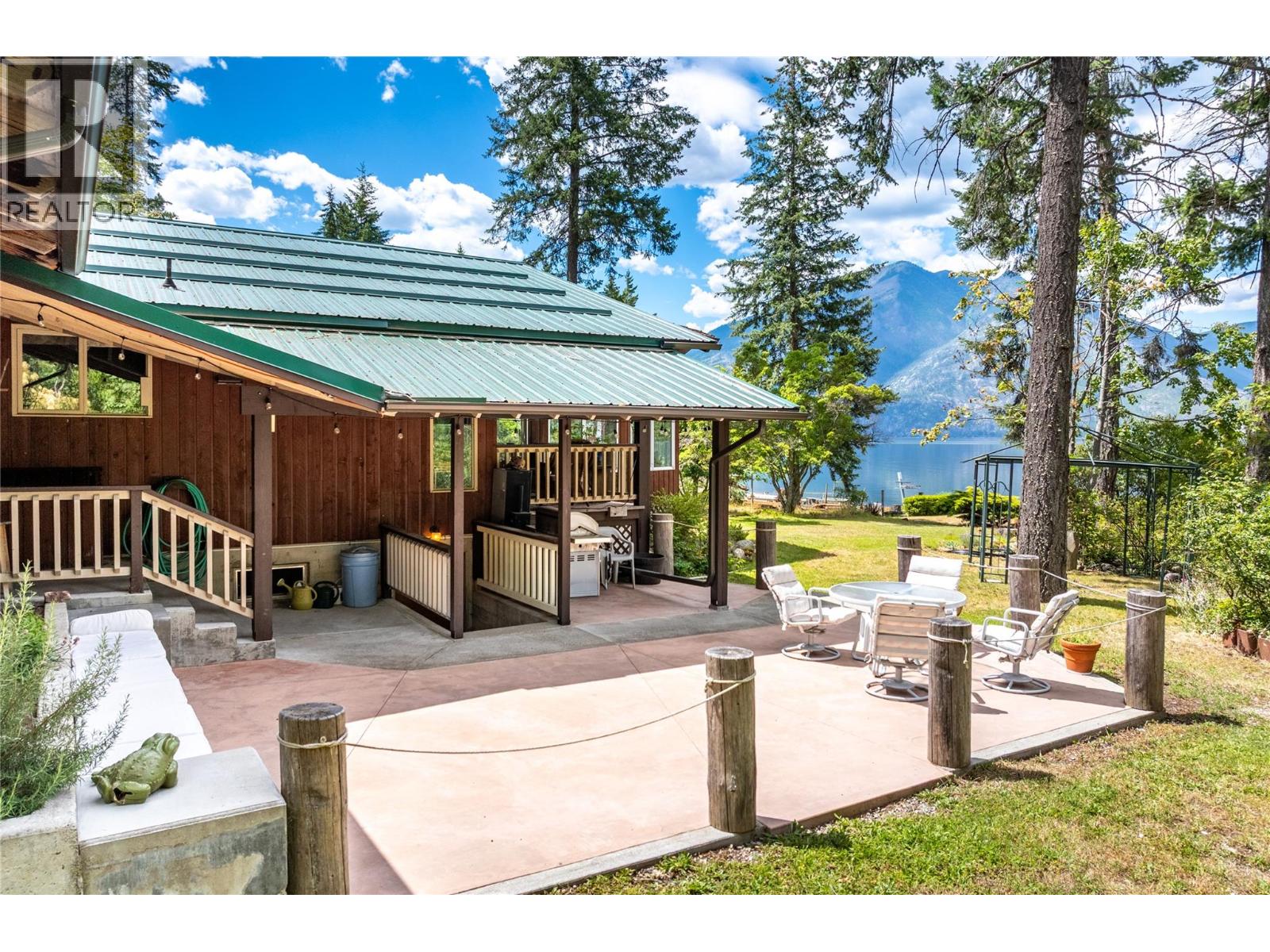 10865 Sanca Park Road, Sanca, British Columbia  V0B 1A2 - Photo 5 - 10387515
