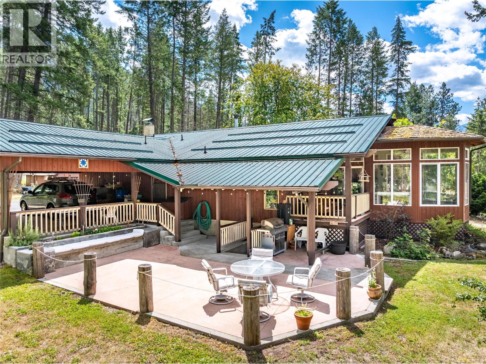 10865 Sanca Park Road, Sanca, British Columbia  V0B 1A2 - Photo 4 - 10387515