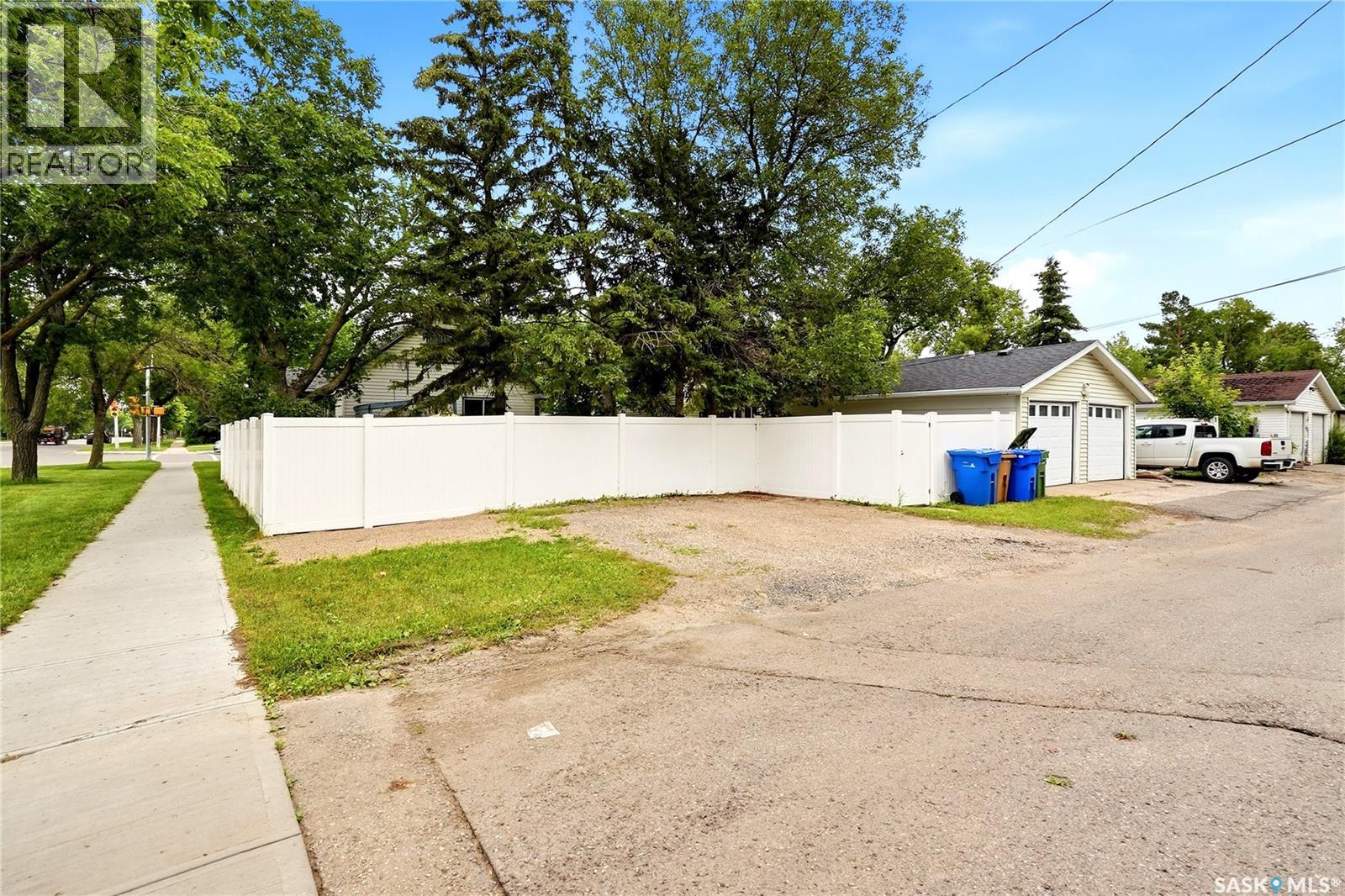 2802 Montague Street, Regina, Saskatchewan  S4S 1Z2 - Photo 47 - SK043339