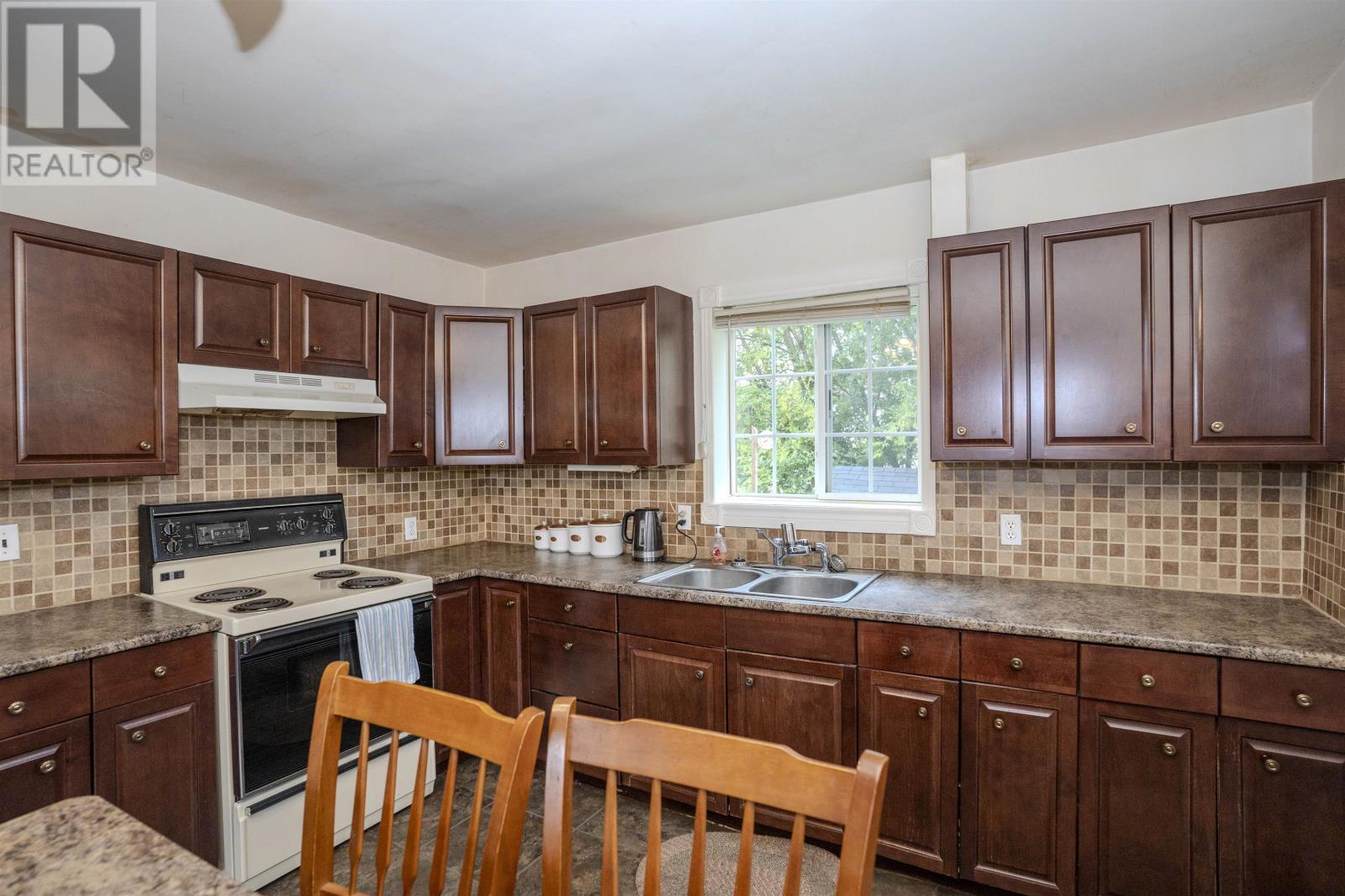 237 Finlayson St, Thunder Bay, Ontario  P7C 2K8 - Photo 4 - TB2602106