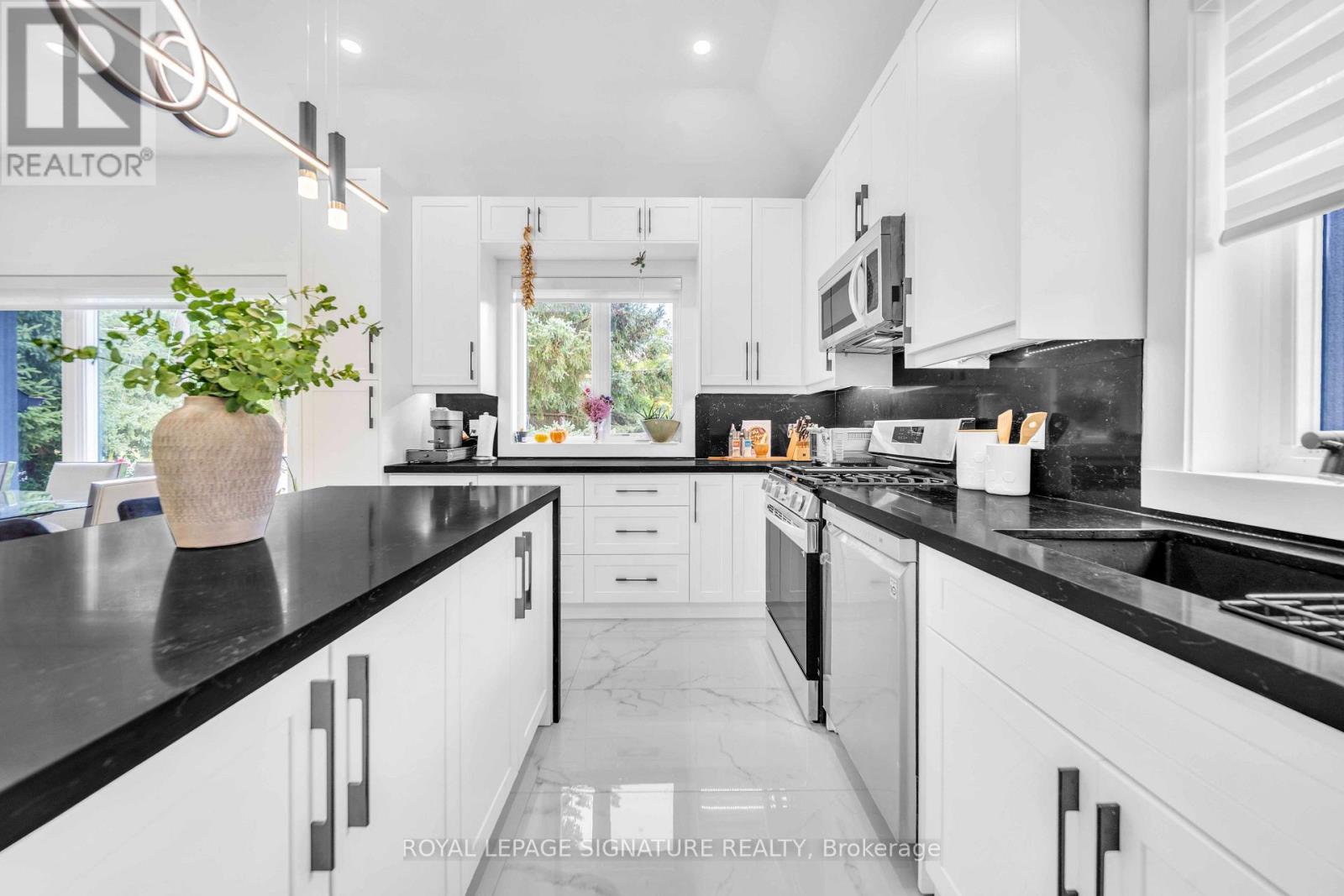 3 Pamcrest Drive, Toronto, Ontario  M2M 2L9 - Photo 11 - C13602924