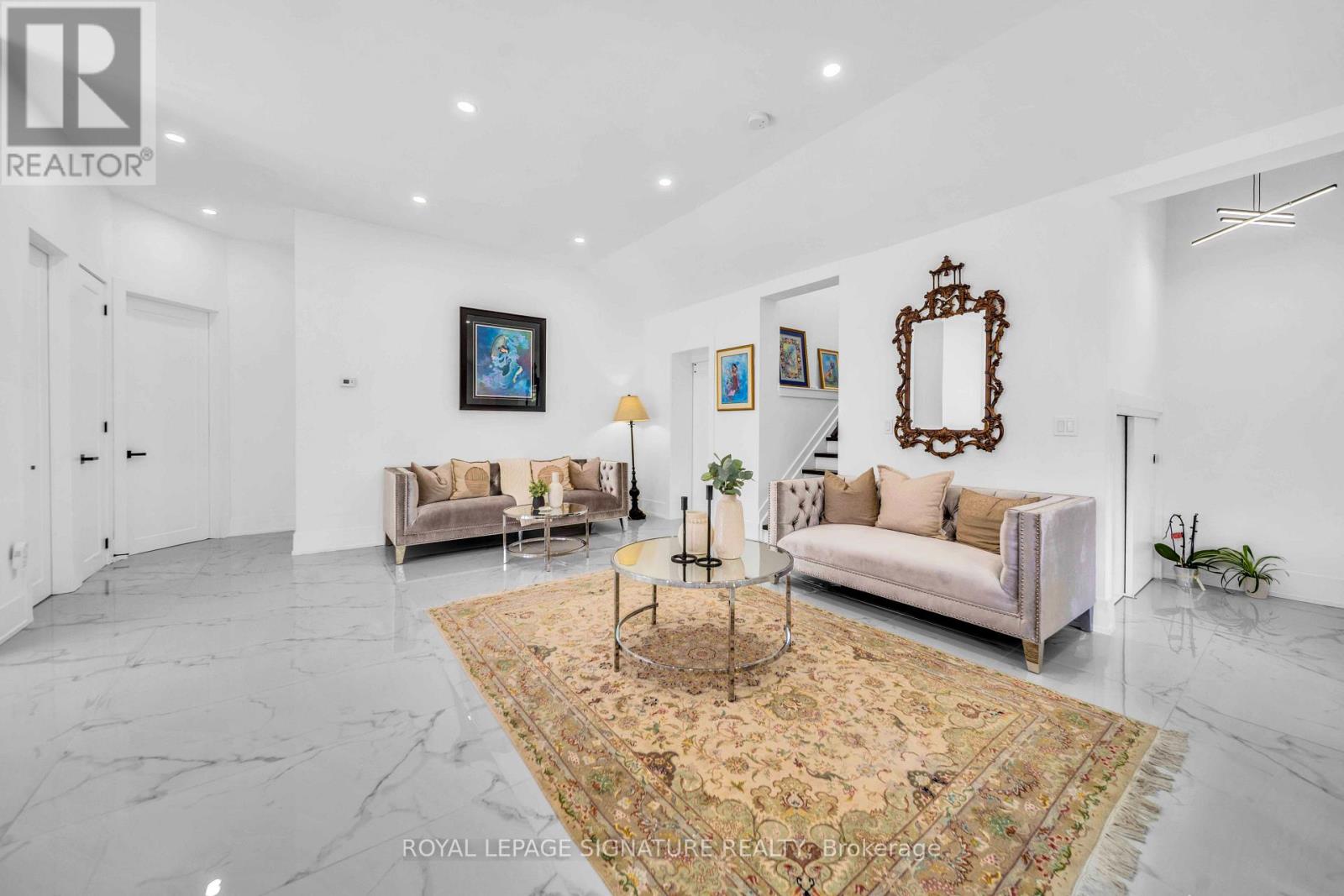 3 Pamcrest Drive, Toronto, Ontario  M2M 2L9 - Photo 2 - C13602924