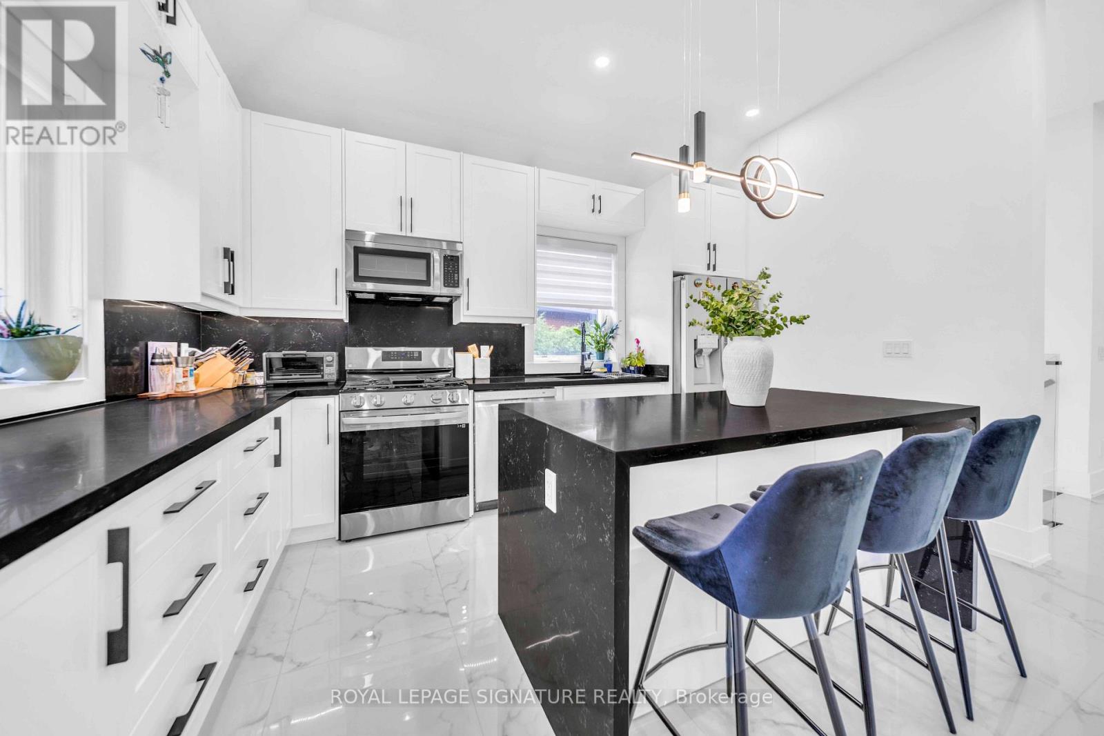 3 Pamcrest Drive, Toronto, Ontario  M2M 2L9 - Photo 9 - C13602924
