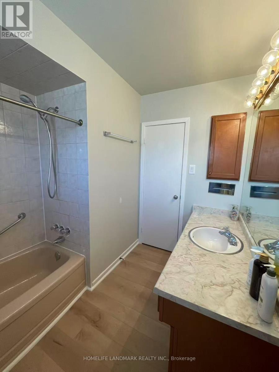 23 Corning Road E, Toronto, Ontario  M2J 2L6 - Photo 2 - C13603038