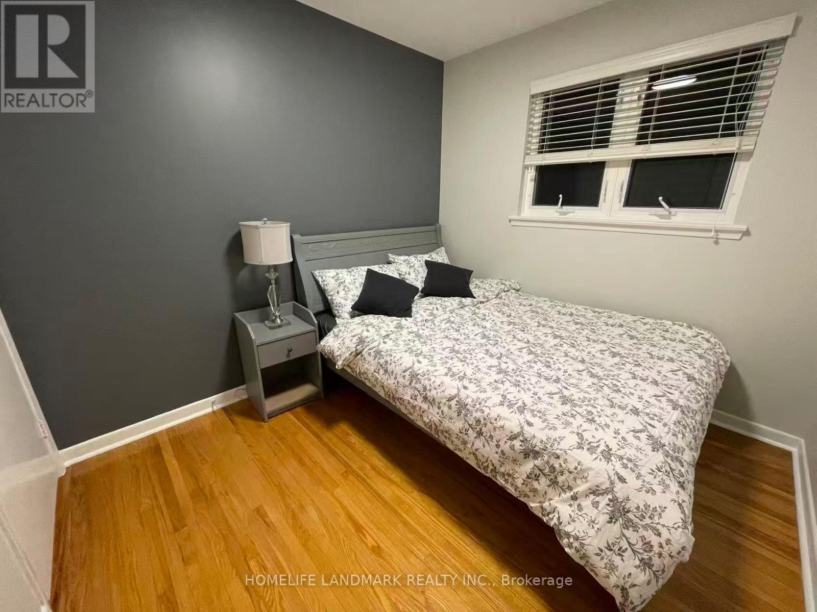23 Corning Road E, Toronto, Ontario  M2J 2L6 - Photo 3 - C13603038
