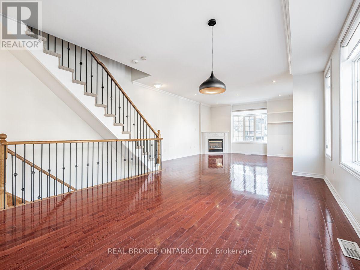 102 Natalie Place, Toronto, Ontario  M4M 3P7 - Photo 11 - E13603006