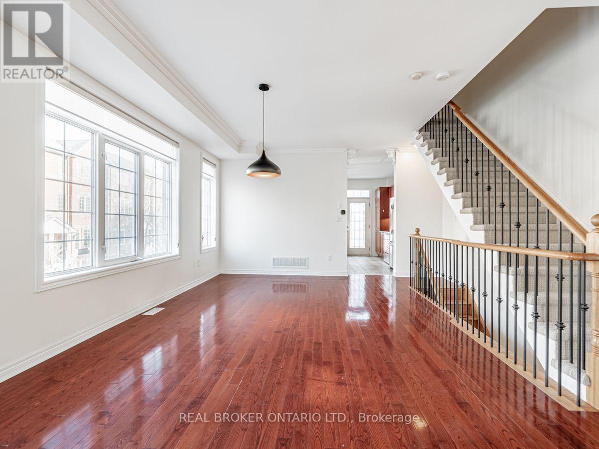 102 Natalie Place, Toronto, Ontario  M4M 3P7 - Photo 13 - E13603006
