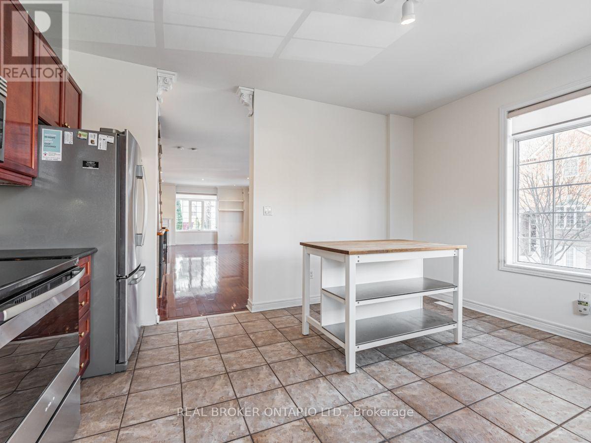 102 Natalie Place, Toronto, Ontario  M4M 3P7 - Photo 19 - E13603006