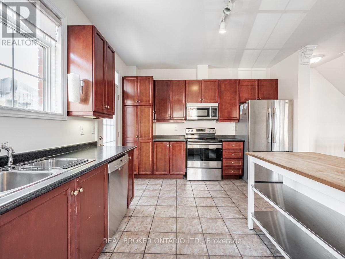 102 Natalie Place, Toronto, Ontario  M4M 3P7 - Photo 20 - E13603006