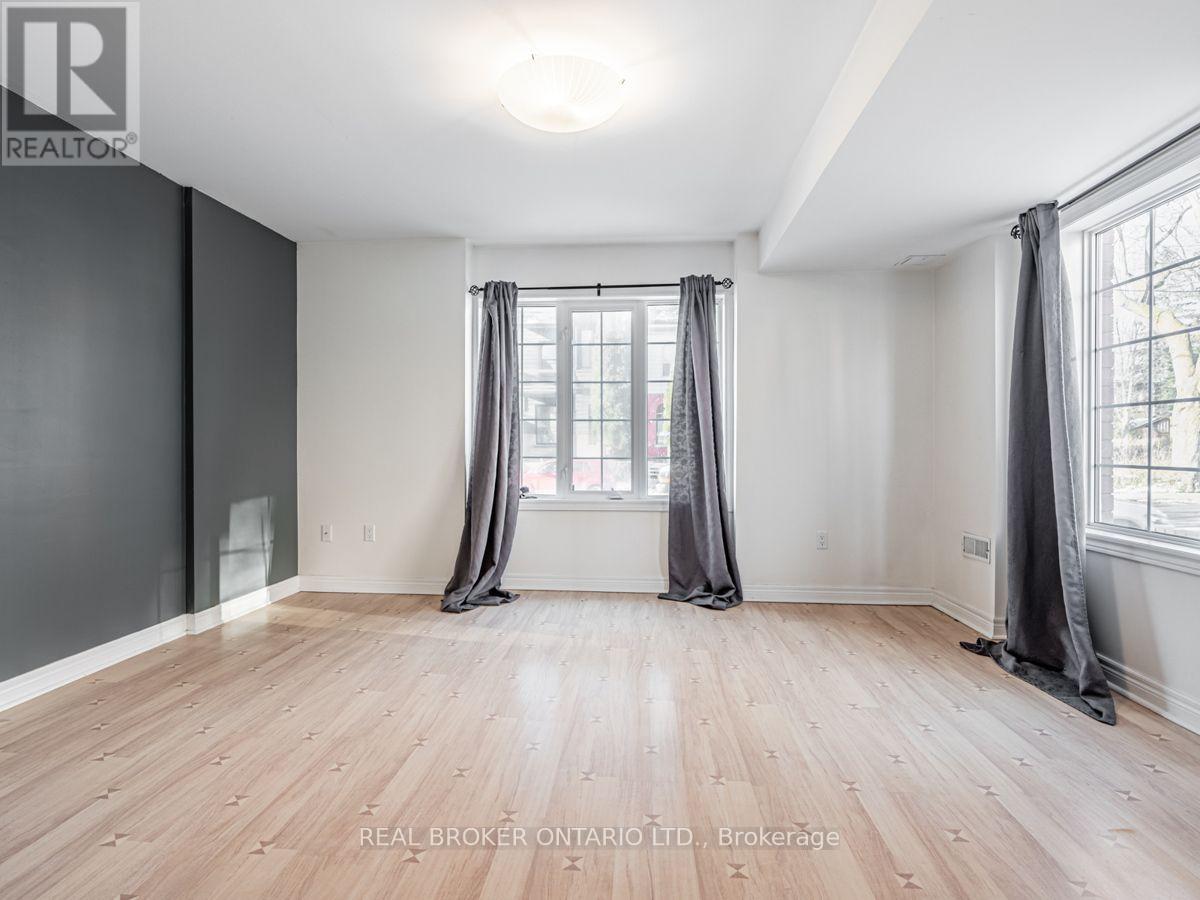 102 Natalie Place, Toronto, Ontario  M4M 3P7 - Photo 4 - E13603006
