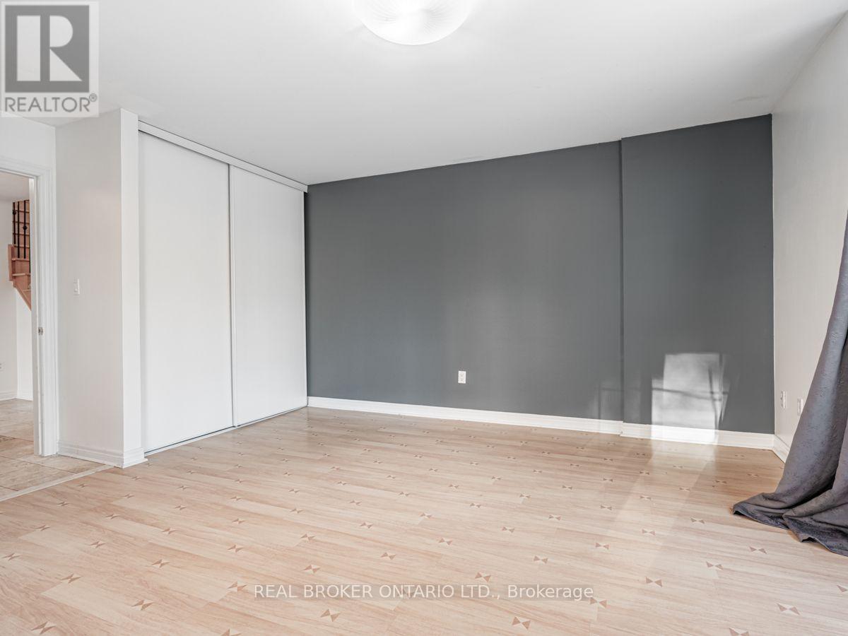 102 Natalie Place, Toronto, Ontario  M4M 3P7 - Photo 5 - E13603006