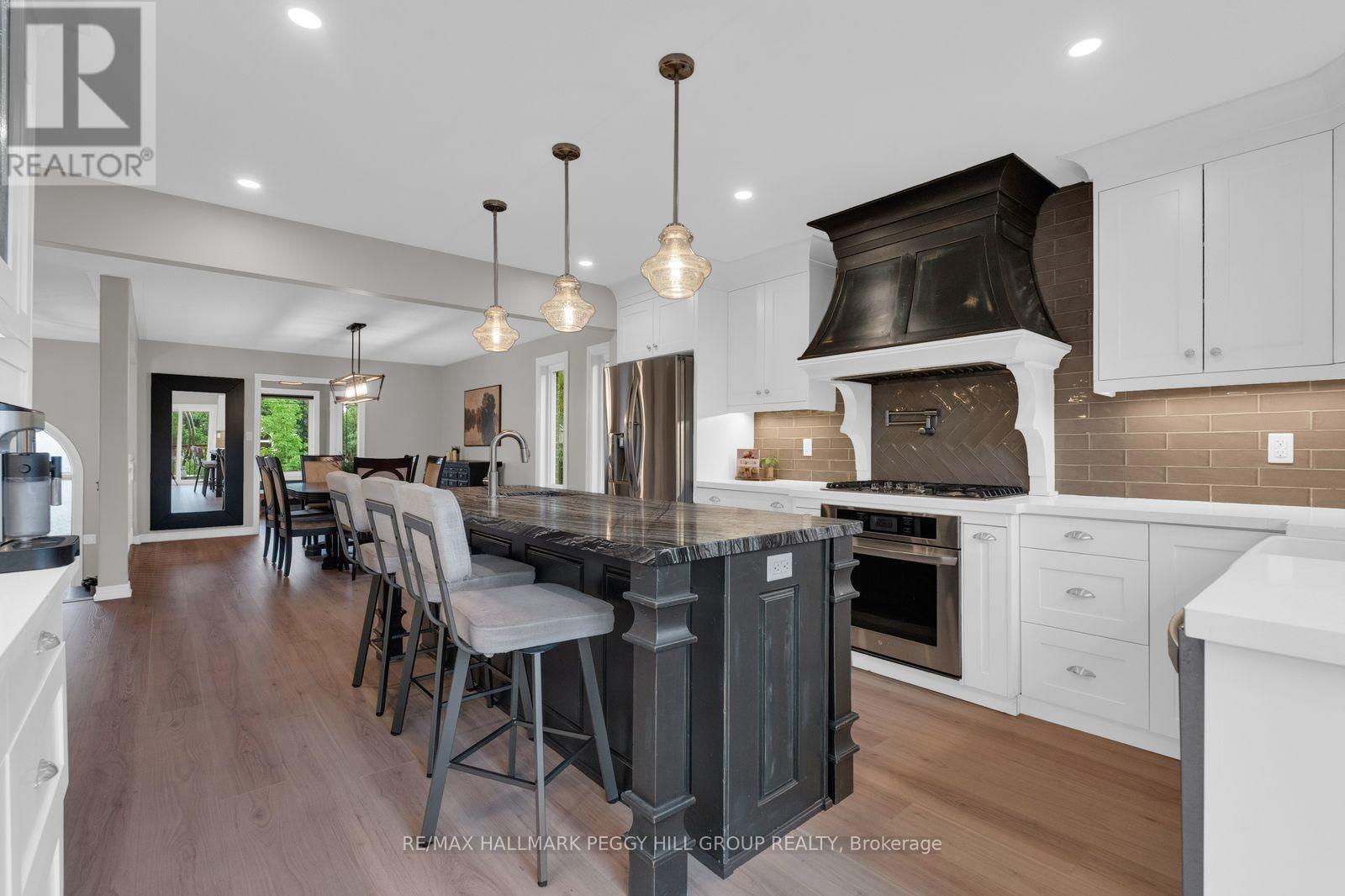 608 Glen Cedar Crescent, Innisfil, Ontario  L9S 2J4 - Photo 4 - N13602972