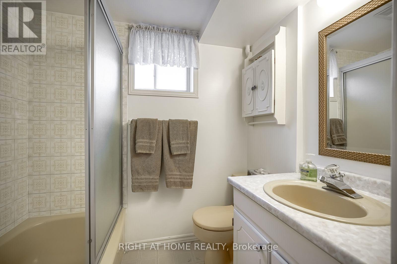 17 Painted Post Drive, Toronto, Ontario  M1H 1S8 - Photo 14 - E13597644