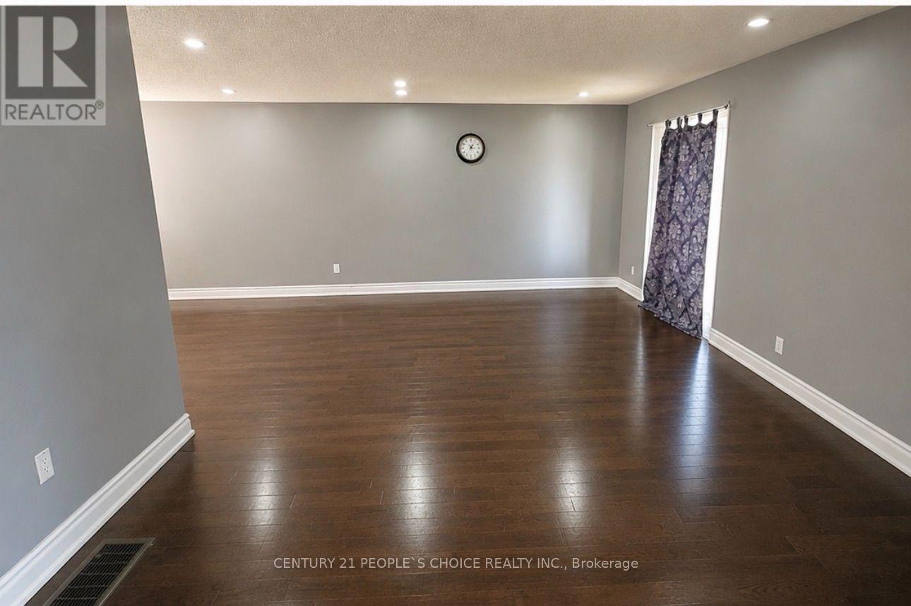 105 Lexington Avenue, Toronto, Ontario  M9V 2G9 - Photo 4 - W13602860