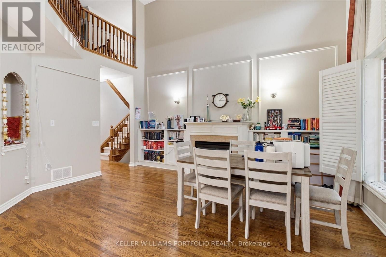2153 Meadowglen Drive, Oakville, Ontario  L6M 4C9 - Photo 14 - W13602882
