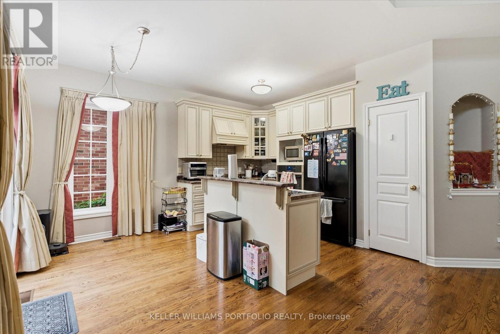 2153 Meadowglen Drive, Oakville, Ontario  L6M 4C9 - Photo 17 - W13602882