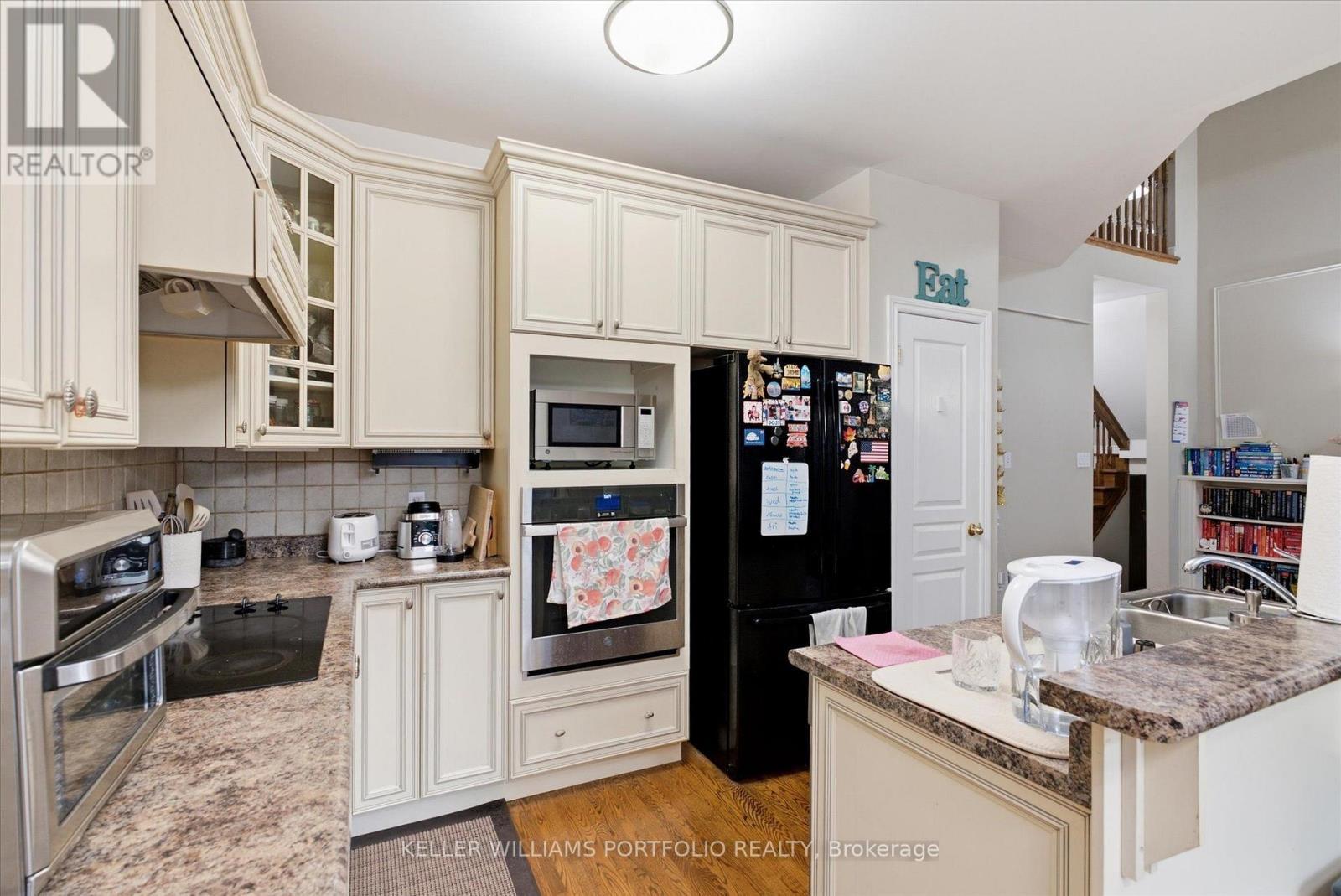 2153 Meadowglen Drive, Oakville, Ontario  L6M 4C9 - Photo 18 - W13602882