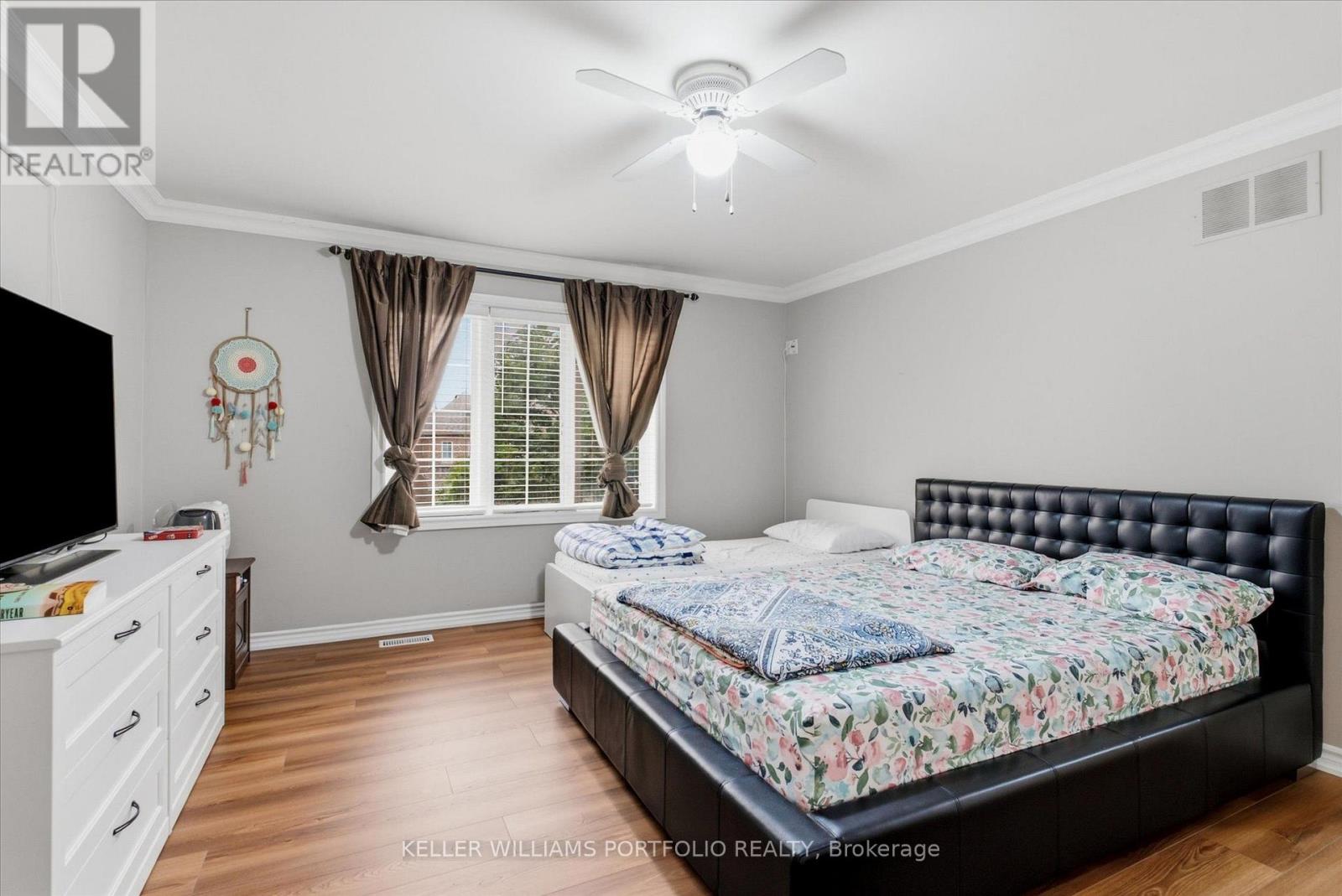 2153 Meadowglen Drive, Oakville, Ontario  L6M 4C9 - Photo 25 - W13602882