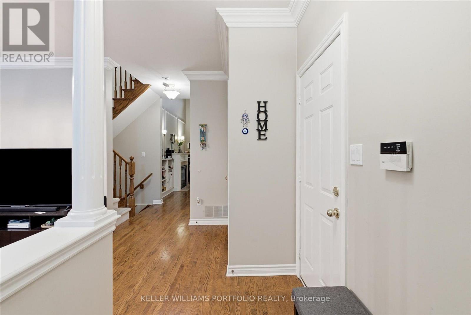 2153 Meadowglen Drive, Oakville, Ontario  L6M 4C9 - Photo 5 - W13602882