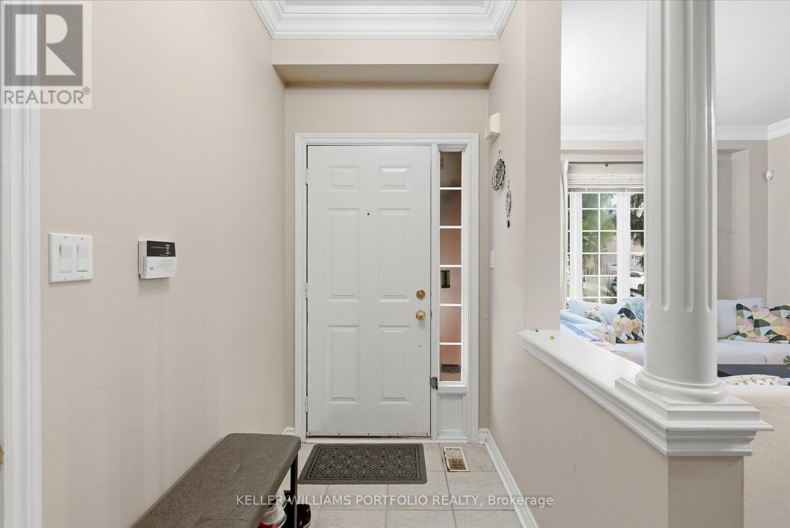2153 Meadowglen Drive, Oakville, Ontario  L6M 4C9 - Photo 6 - W13602882
