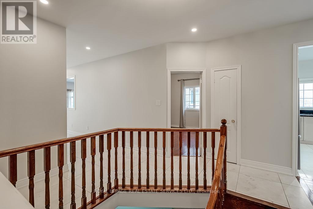 2596 North Ridge Trail, Oakville, Ontario  L6H 7L5 - Photo 11 - W13602988