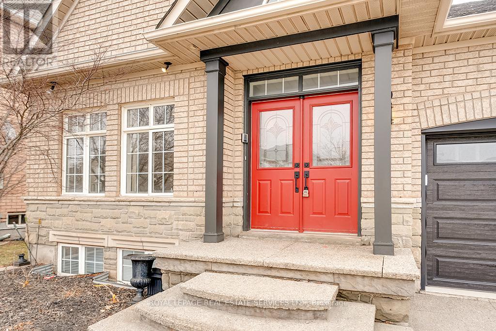 2596 North Ridge Trail, Oakville, Ontario  L6H 7L5 - Photo 2 - W13602988