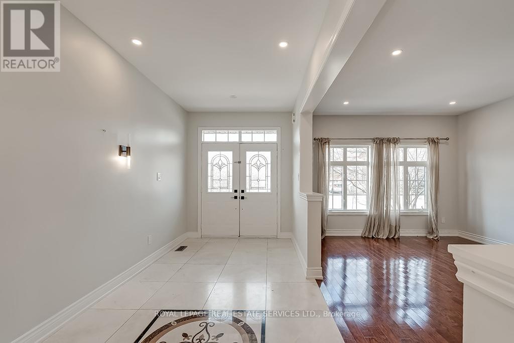 2596 North Ridge Trail, Oakville, Ontario  L6H 7L5 - Photo 5 - W13602988