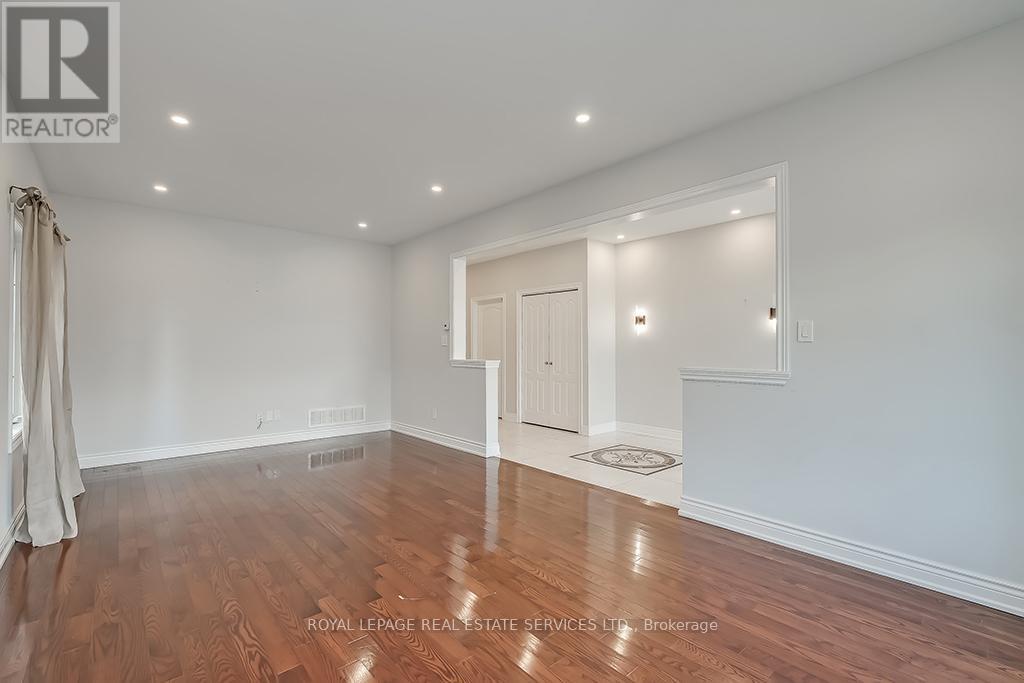 2596 North Ridge Trail, Oakville, Ontario  L6H 7L5 - Photo 7 - W13602988
