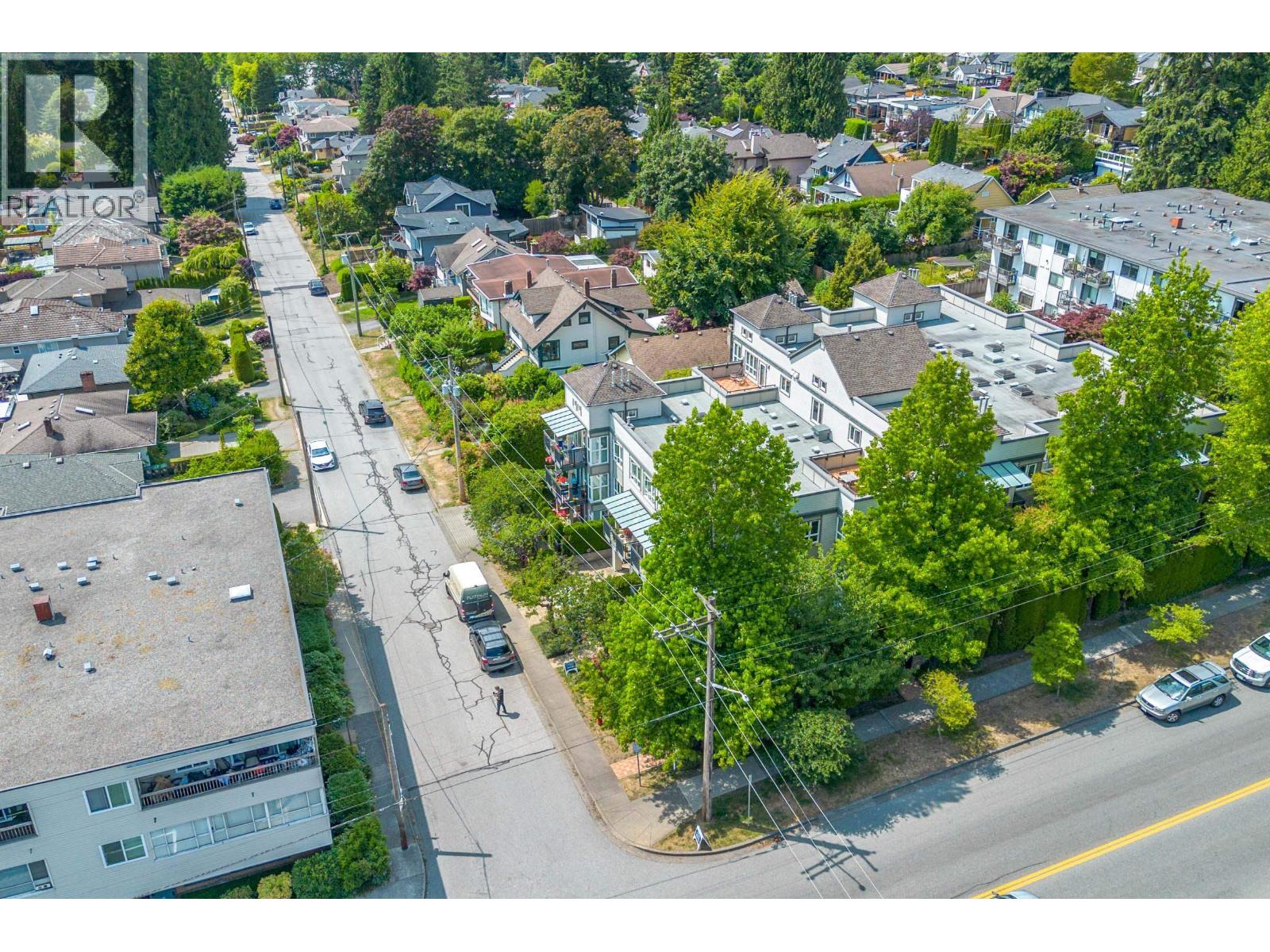 403 106 W KINGS ROAD — photo 32