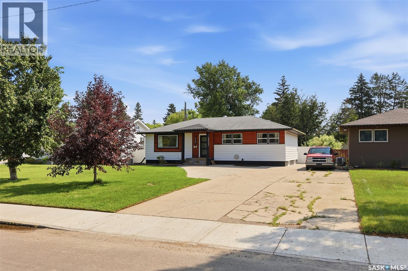 2321 McKinnon AVENUE S, saskatoon, Saskatchewan