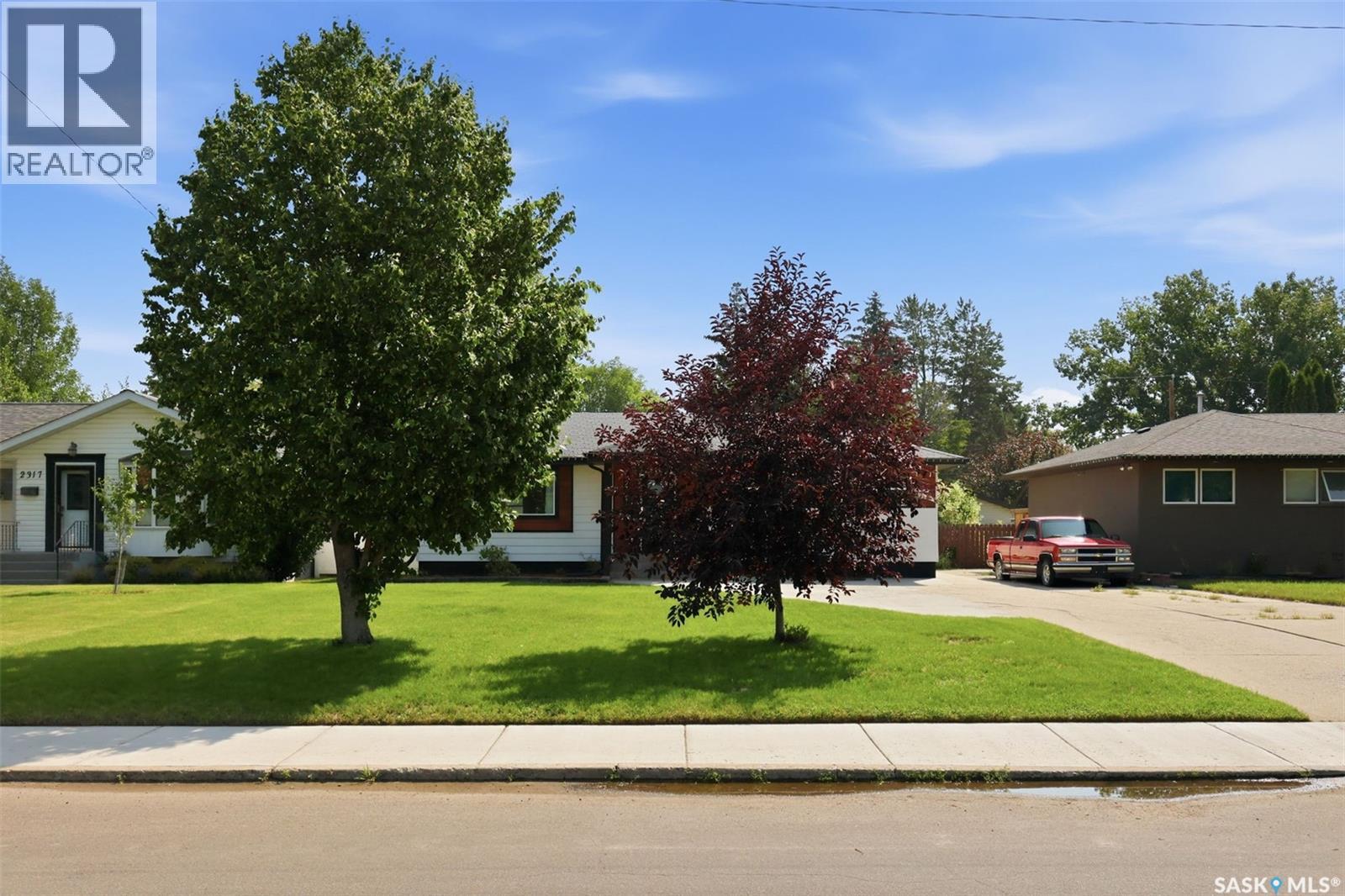 2321 Mckinnon Avenue S, Saskatoon, Saskatchewan  S7N 1N7 - Photo 2 - SK043569