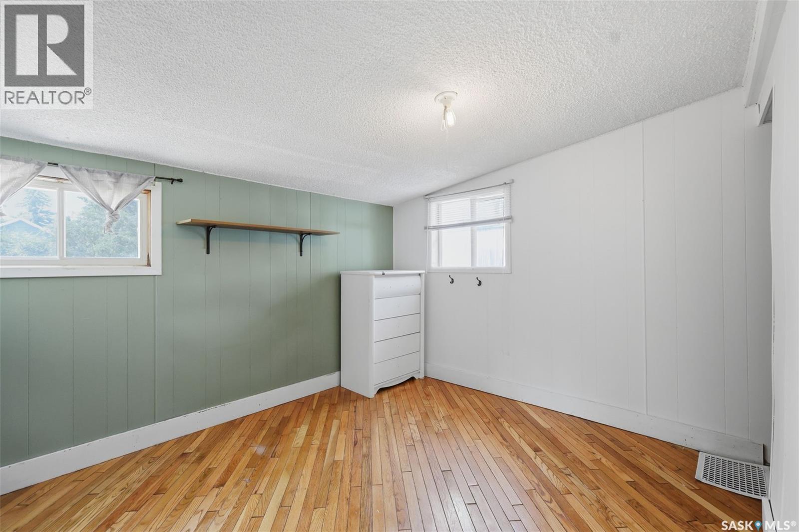 925 L Avenue S, Saskatoon, Saskatchewan  S7M 2J2 - Photo 22 - SK043530