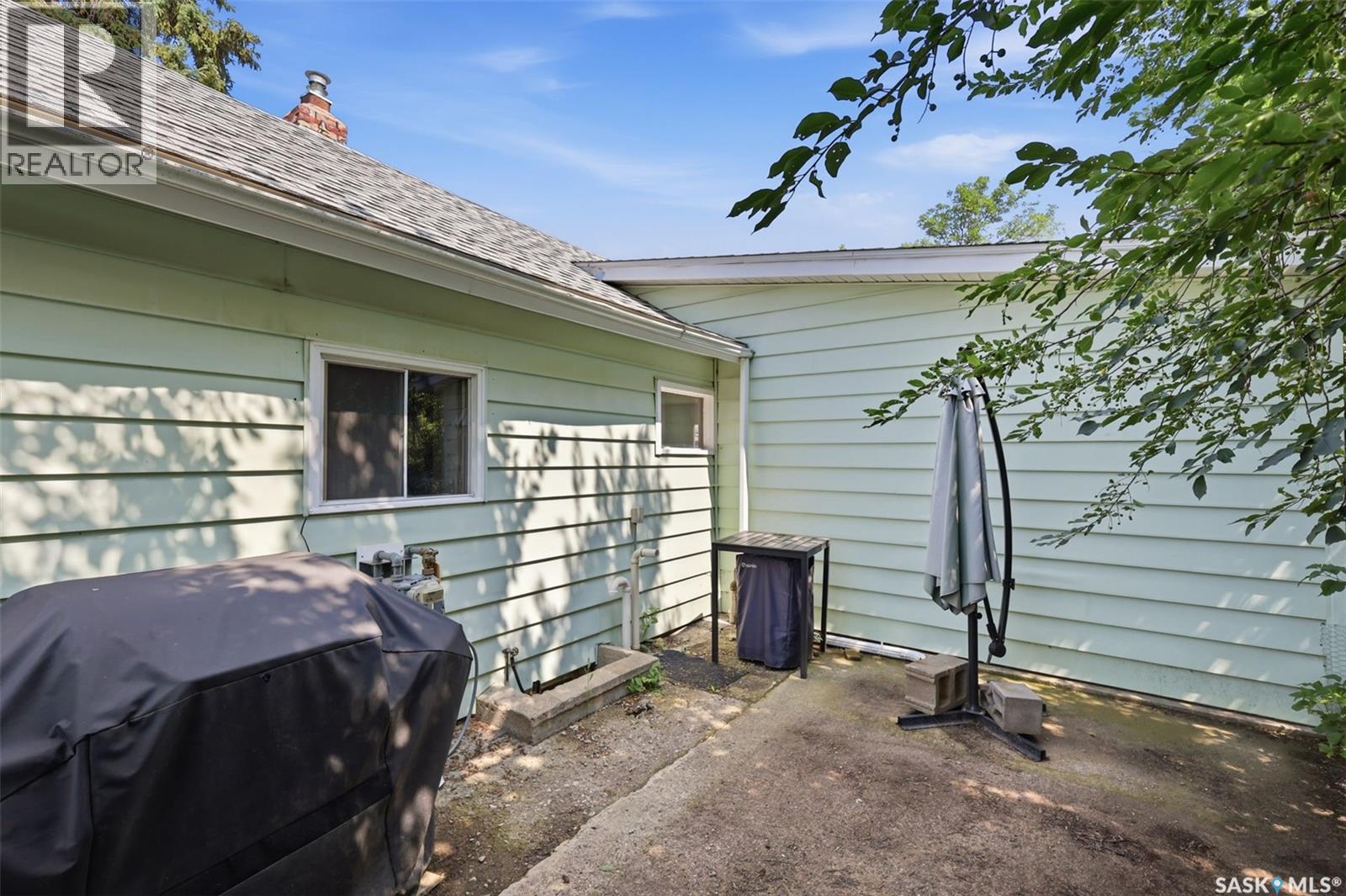 925 L Avenue S, Saskatoon, Saskatchewan  S7M 2J2 - Photo 28 - SK043530