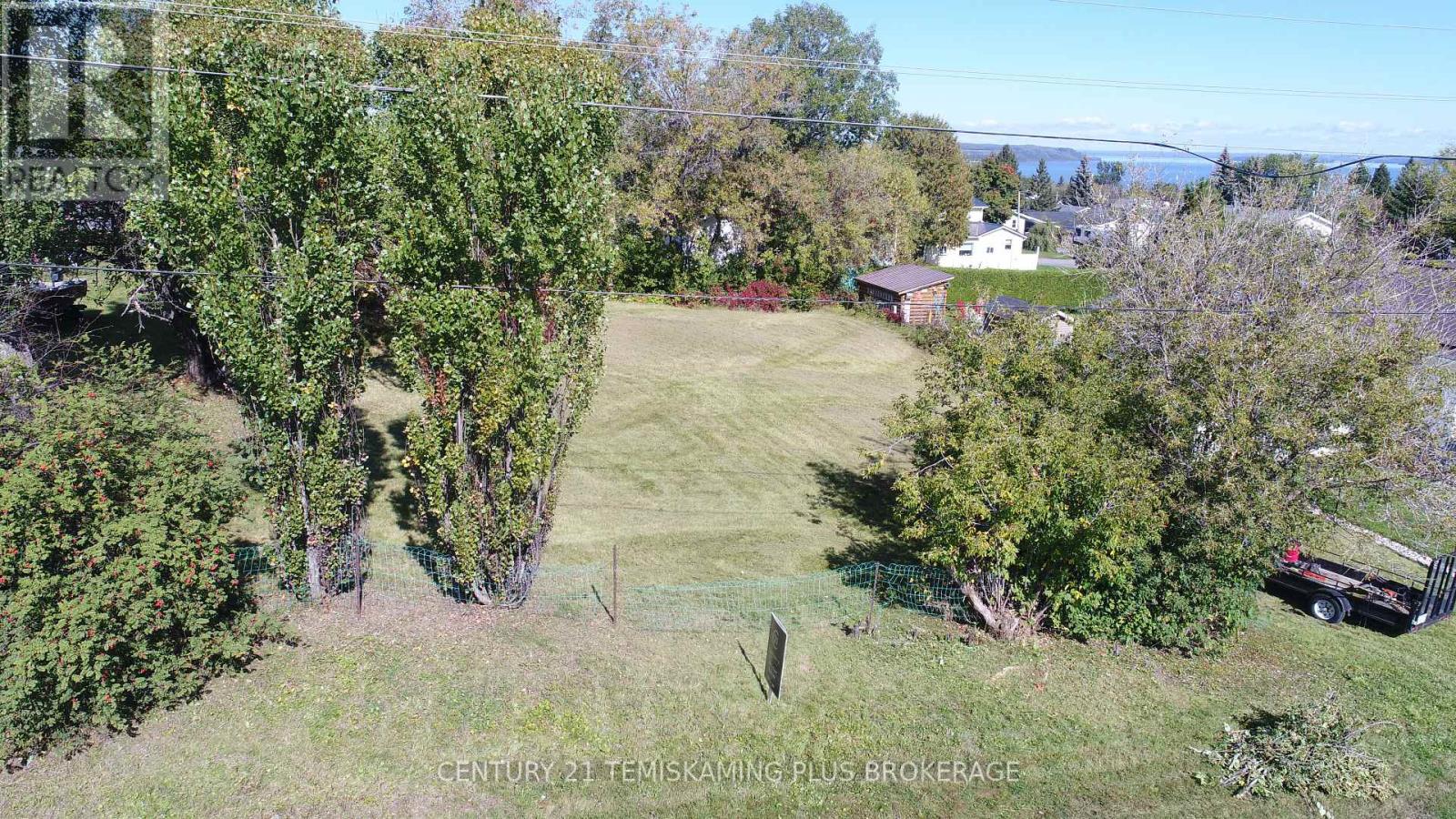 141-142 Algonquin Drive, Temiskaming Shores, Ontario  P0J 1K0 - Photo 2 - T13603084