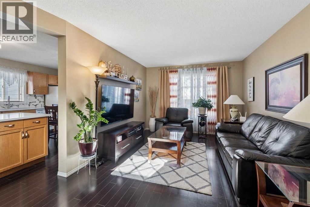 100 Applemont Close SE, Calgary, Alberta  T2A 7S3 - Photo 6 - A2329846