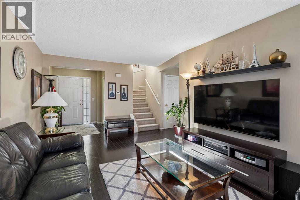 100 Applemont Close SE, Calgary, Alberta  T2A 7S3 - Photo 9 - A2329846
