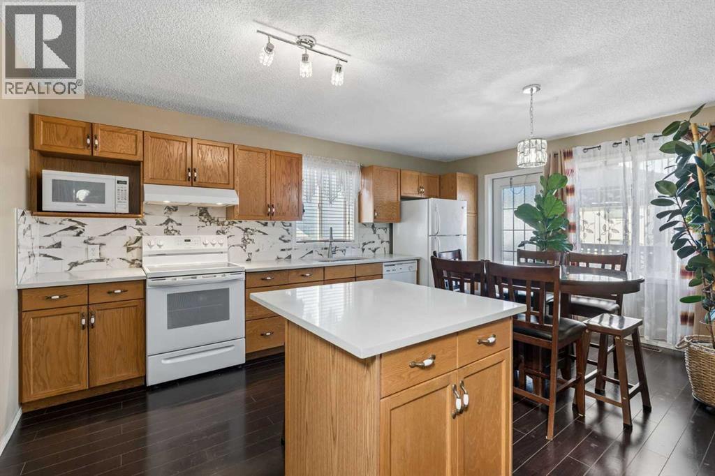 100 Applemont Close SE, Calgary, Alberta  T2A 7S3 - Photo 10 - A2329846