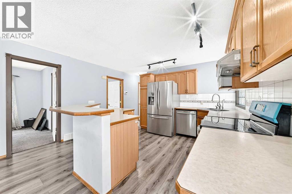87 Tarington Road NE, Calgary, Alberta  T3J 3X1 - Photo 5 - A2330554