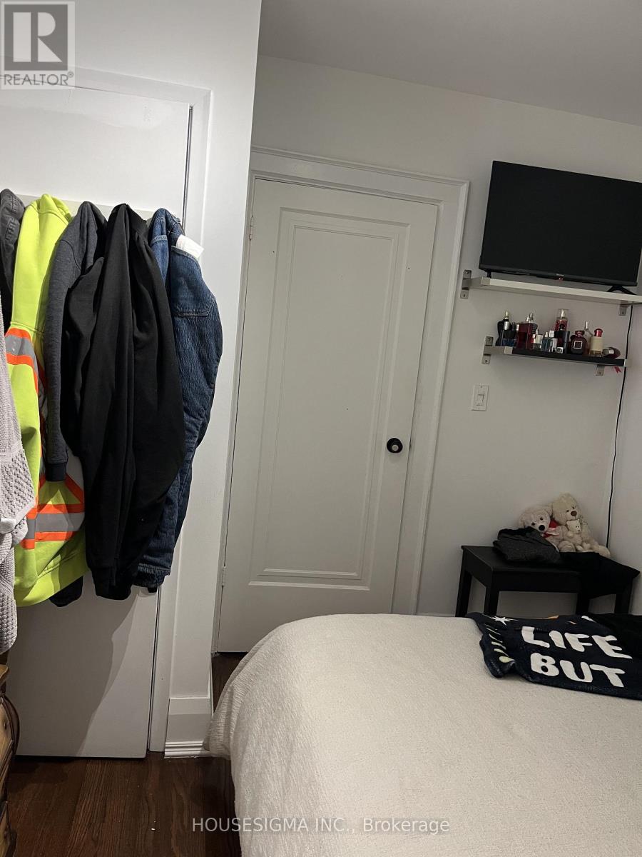 Main, 2nd Floor - 516 Lauder Avenue W, Toronto, Ontario  M6E 3J4 - Photo 12 - C13509890