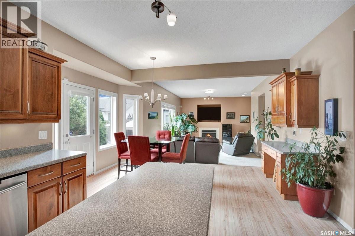 211 Brookshire Crescent, Saskatoon, Saskatchewan  S7V 1H1 - Photo 4 - SK043571