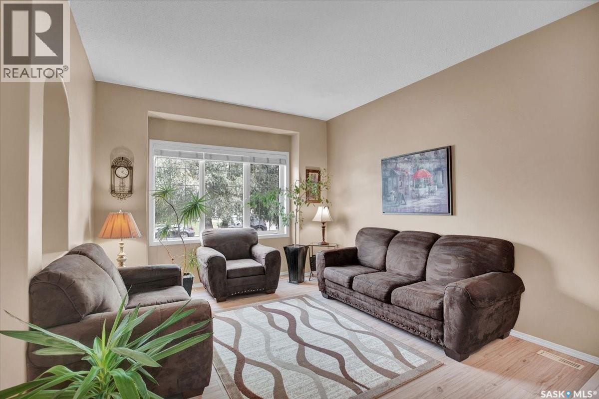 211 Brookshire Crescent, Saskatoon, Saskatchewan  S7V 1H1 - Photo 7 - SK043571