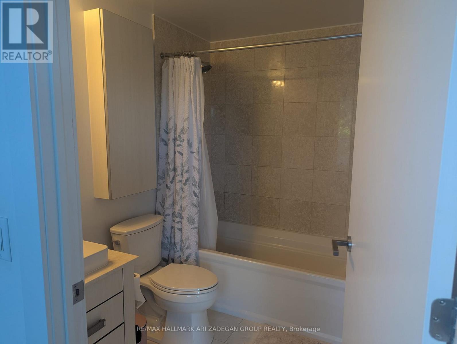 514 - 3018 Yonge Street, Toronto, Ontario  M4N 2K4 - Photo 3 - C13603086