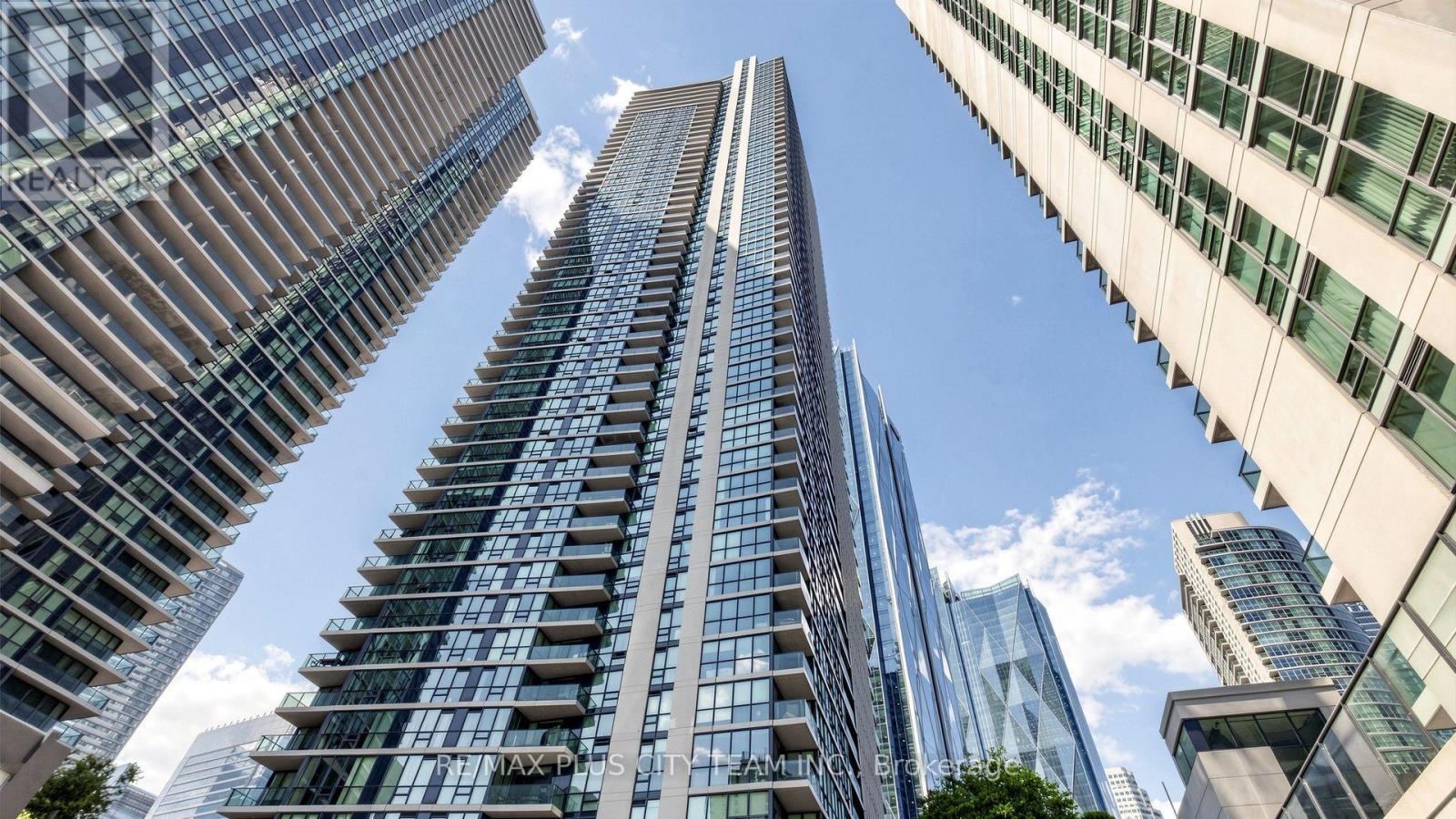 <div class="slider-price">$1,889,900</div><p>4302 - 16 Harbour Street, Toronto, Ontario</p>