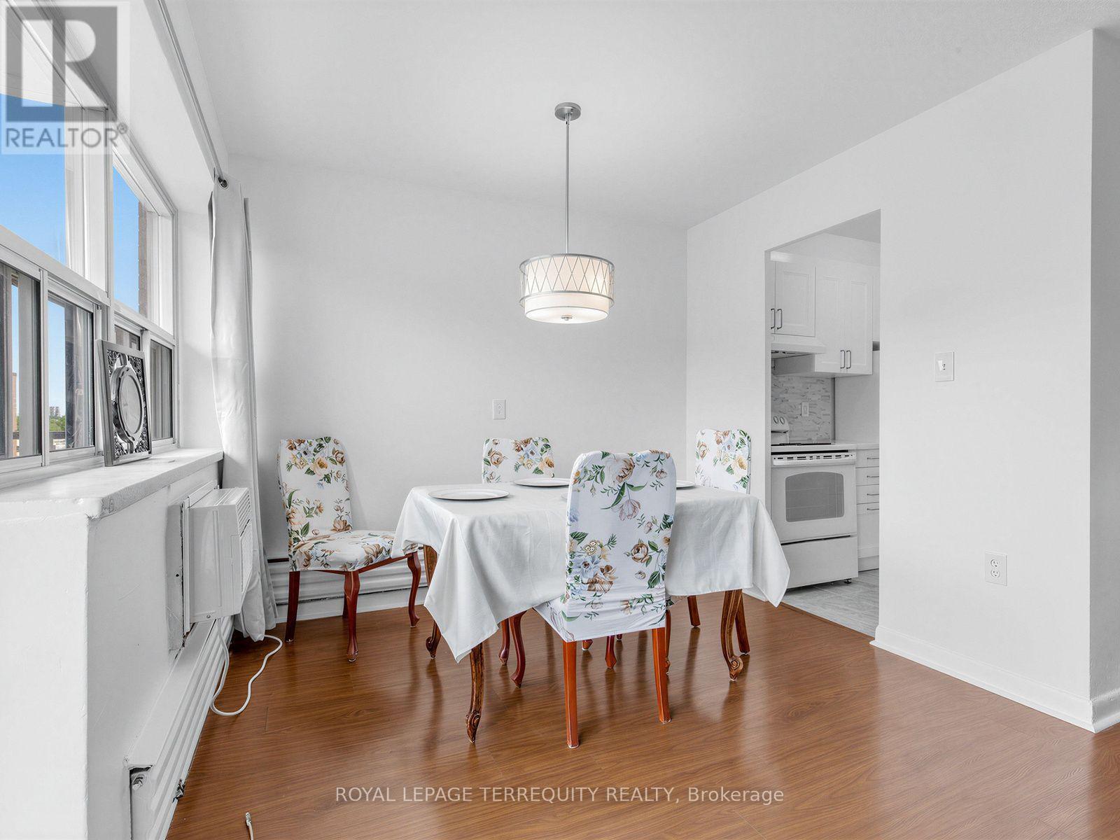 404 - 8 Kingsbridge Court, Toronto, Ontario  M2R 1L5 - Photo 7 - C13603166