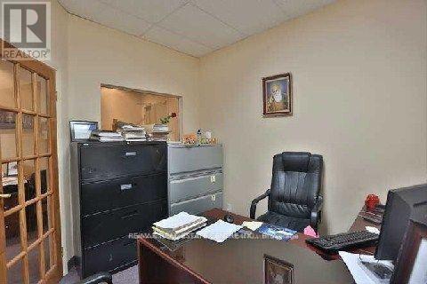 202 - 49 Hillcrest Avenue, Brampton, Ontario L6W 4V4 - Photo 4 - W13002606