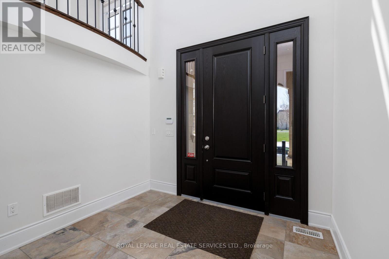 257 Hanover Street, Oakville, Ontario  L6K 0H3 - Photo 4 - W13603058