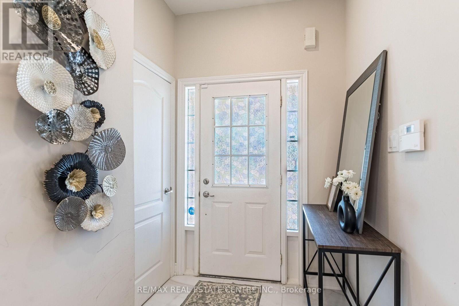 3172 Baron Drive, Mississauga, Ontario  L5M 6V6 - Photo 2 - W13603104