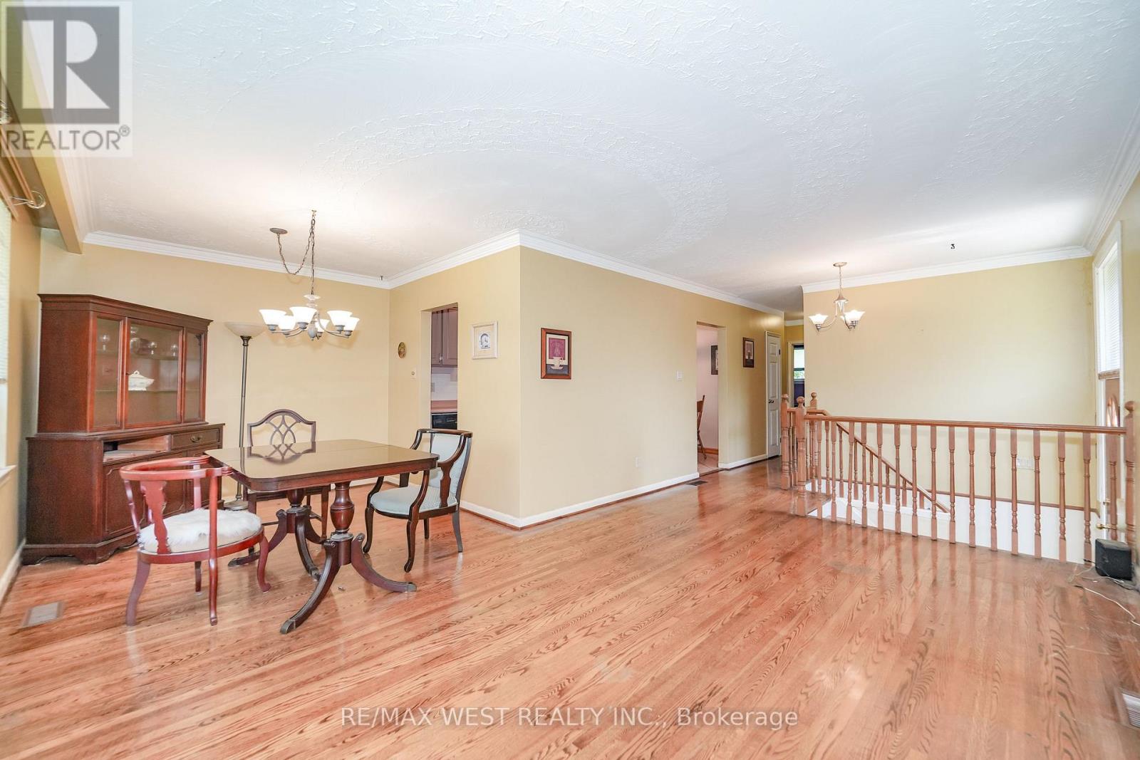 18 Mcclure Avenue, Brampton, Ontario  L6X 2E3 - Photo 3 - W13603196