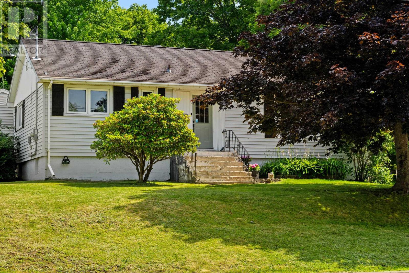3 Belle Vista Drive, Dartmouth, Nova Scotia  B2W 2X1 - Photo 1 - 202618599