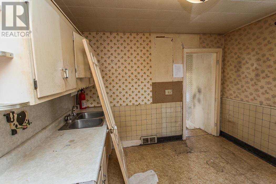 372 Seventh Ave, Sault Ste. Marie, Ontario  P6C 4E4 - Photo 7 - SM261957